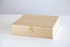 Коробка деревянная, прямоугольная c откидной крышкой