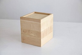 Коробка деревянная квадратная с выдвижной крышкой