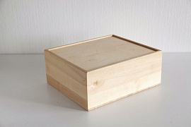 Коробка деревянная квадратная